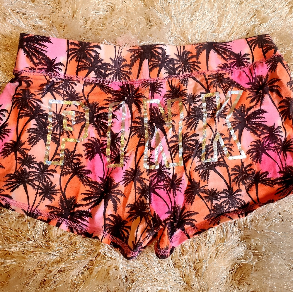 VS PINK shorts size M